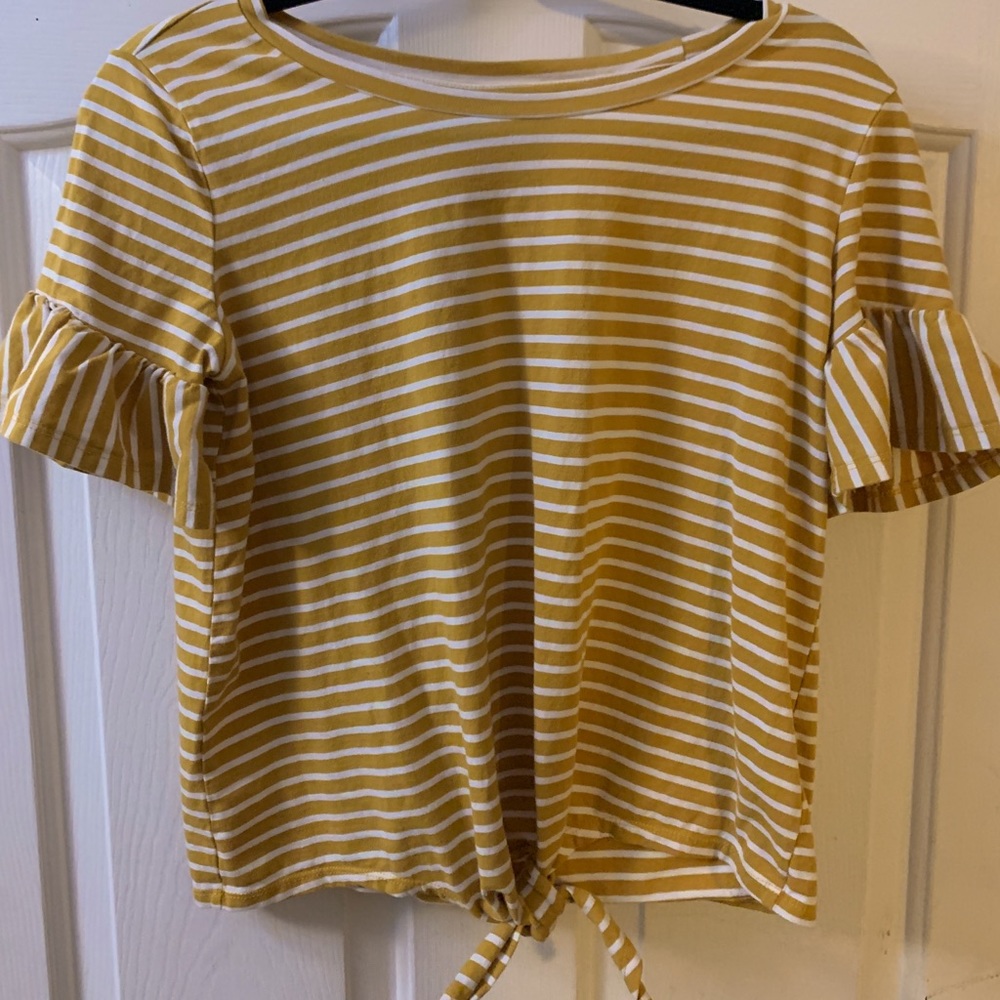 🌻 Women’s Front Tie Striped - Size M 🌻
